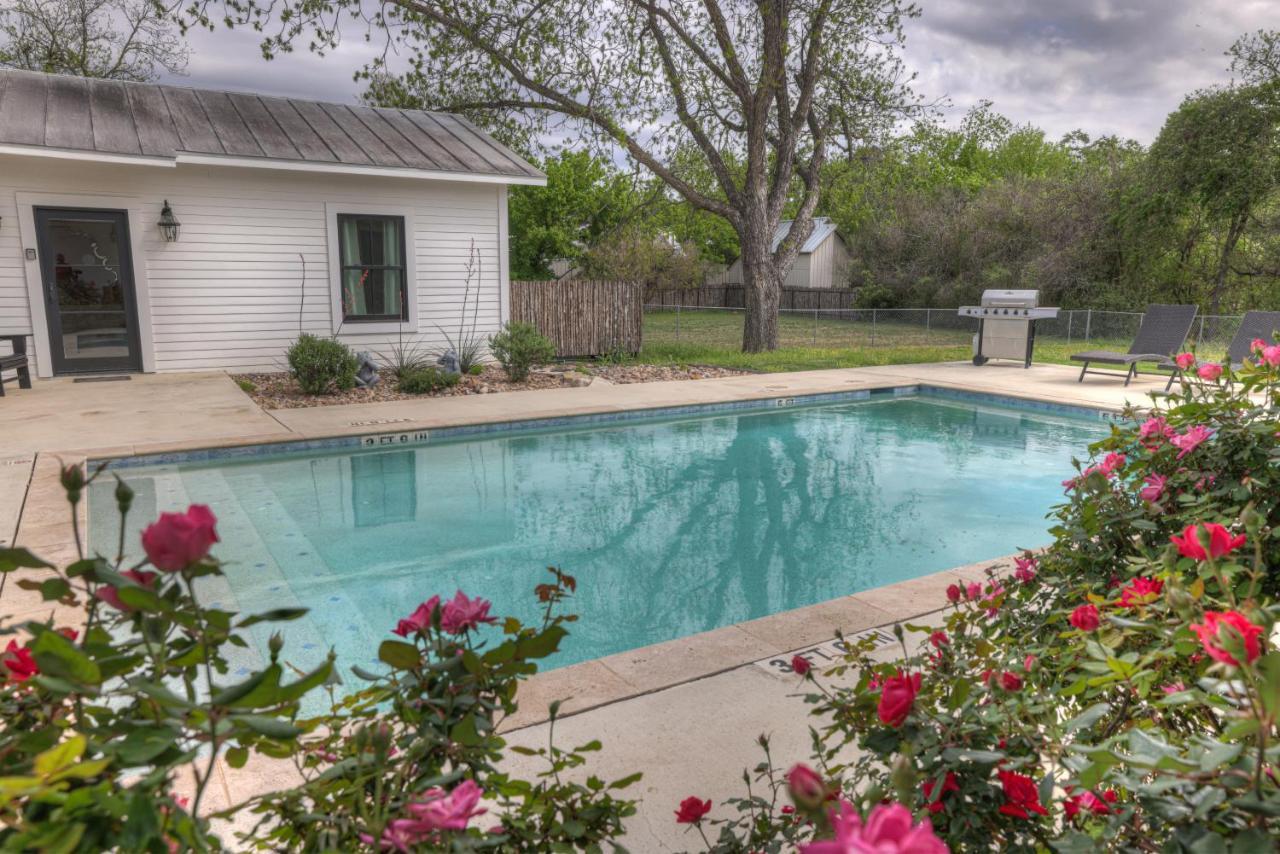 Schubert Inn Cottage - Pool - Walk To Main St Fredericksburg Eksteriør bilde